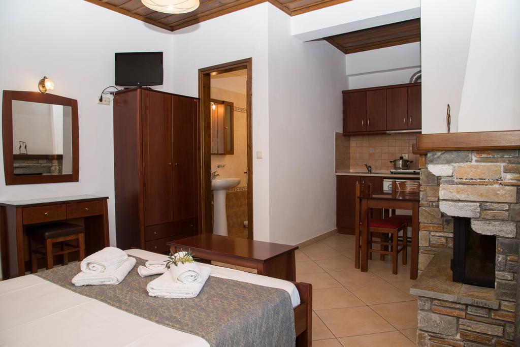Guesthouse Enastron Хорефто Экстерьер фото
