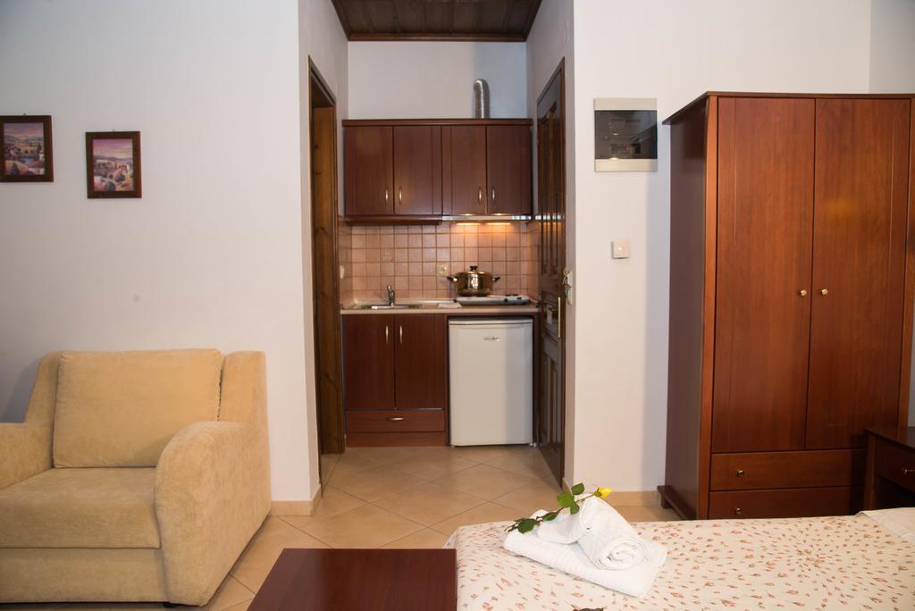 Guesthouse Enastron Хорефто Экстерьер фото